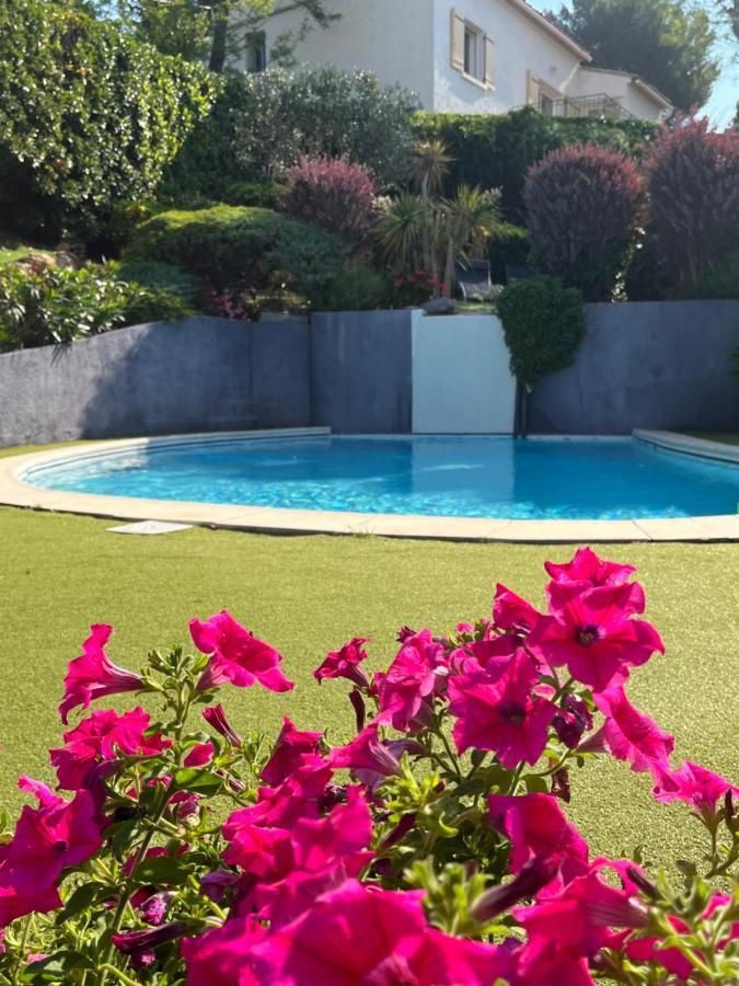 Logis Hotel La Feniere La Bouilladisse المظهر الخارجي الصورة